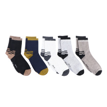 Großhandel benutzerdefinierte Farbe Herren Crew Socken Baumwolle leichte Socken